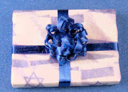 Chanukah gift box - Click Image to Close