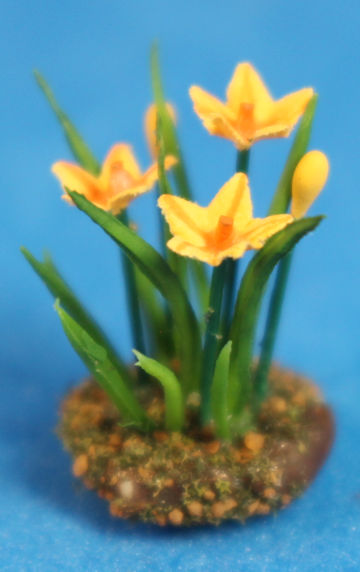 (image for) Flowers in soil - 1/2 scale