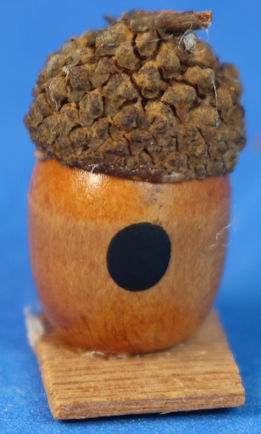 (image for) Outdoor decorative item - acorn