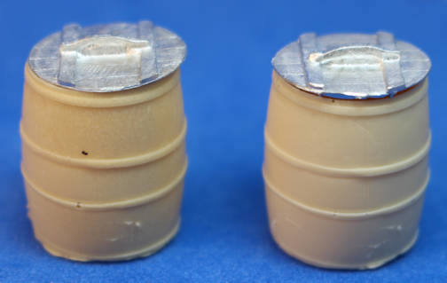 (image for) Storage barrels - set of 2 - 1/2 scale