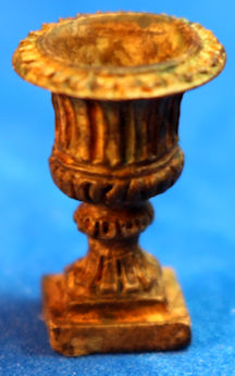 (image for) Urn planter aged - 1/2 scale