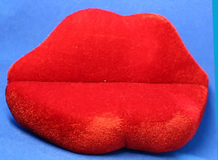 (image for) "Lips" sofa - plush red