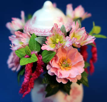 (image for) Flower arrangement - Stokesay Ware vase