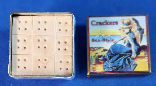 (image for) Tin of crackers