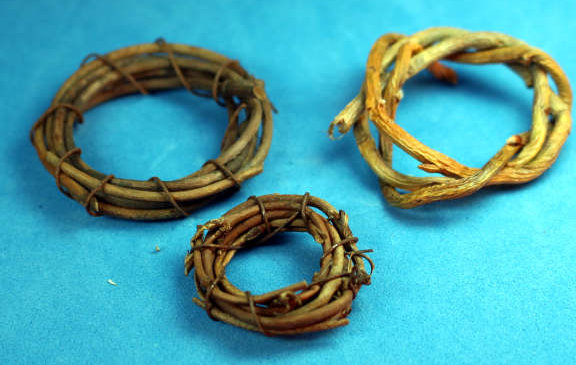 Wood wreaths - set of 3 - Click Image to Close