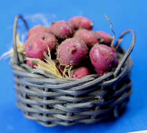 (image for) Red potatoes in basket