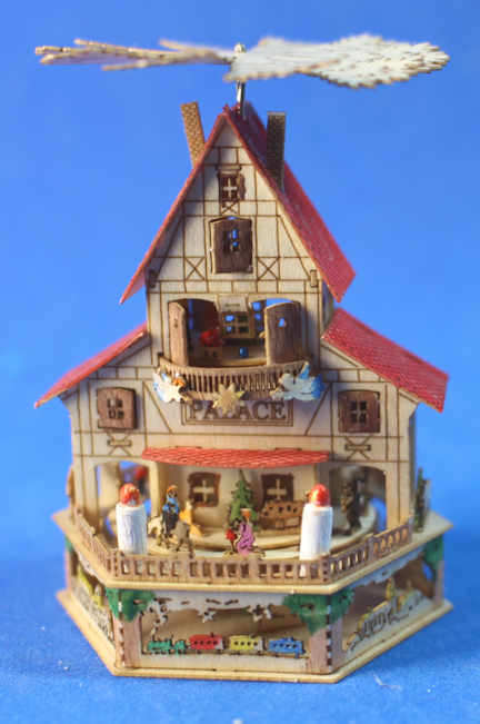 (image for) Christmas pyramid - turns