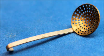 (image for) Brass strainer