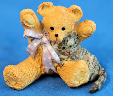 Teddy & kitten figurine
