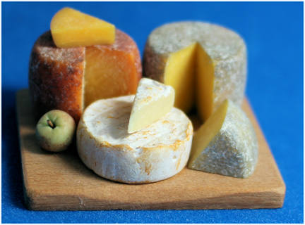 (image for) Cheese board and apple by Et Cetera