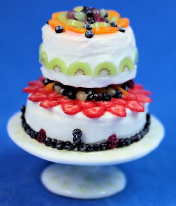 (image for) Tiered cake with fruit by Linda Cummings