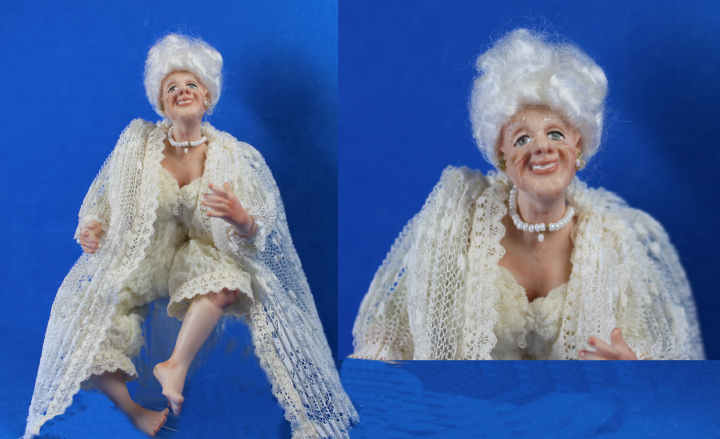(image for) Mature lady in nightware