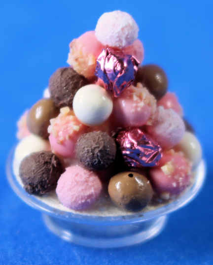 Candy on pedestal dish (image for) Candy on pedestal dish