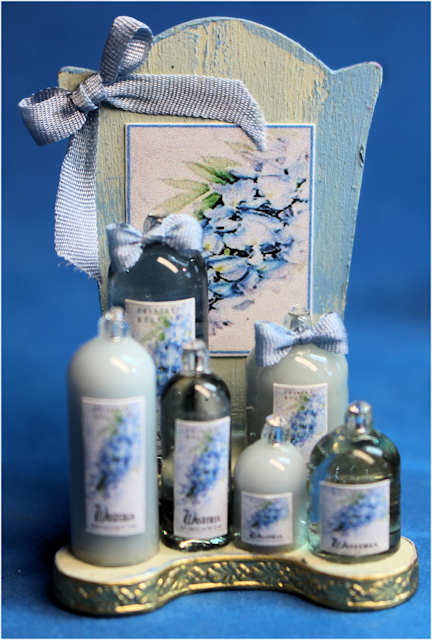 (image for) Bath & beauty shop display - blue