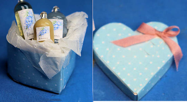 (image for) Bath & beauty set - heart shaped box - blue