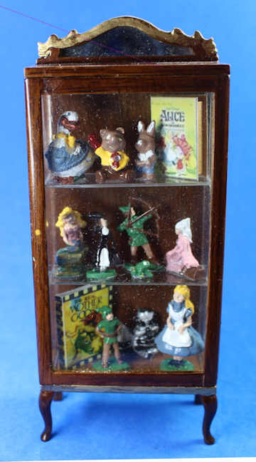 Display cabinet with child's theme (image for) Display cabinet with child's theme