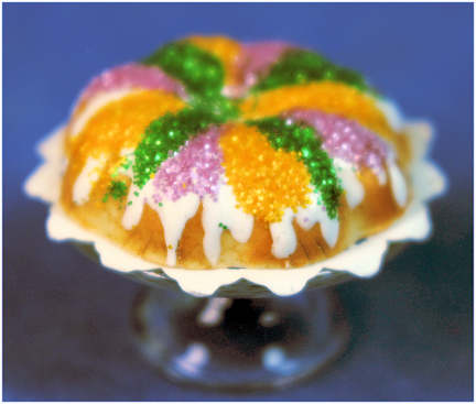 (image for) Sparkly cake on pedestal
