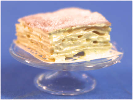 (image for) Cake on pedestal