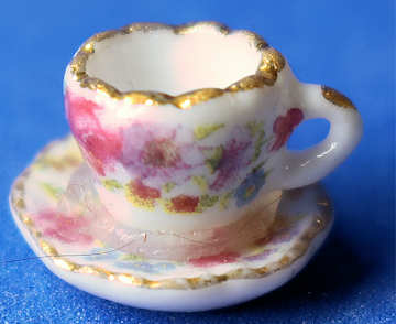 (image for) Cup and saucer