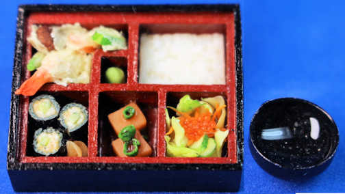 Sushi with sauce (image for) Sushi with sauce